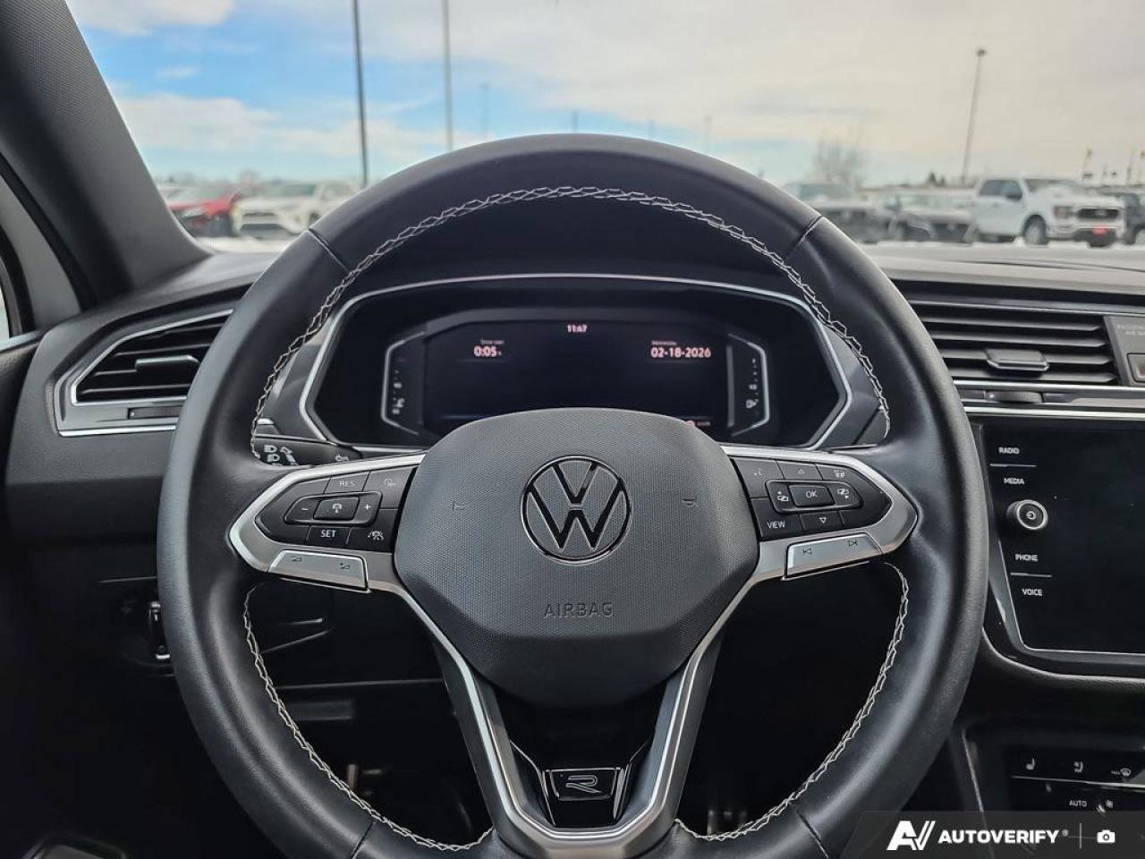 2023 Volkswagen Tiguan Highline R-Line | Apple Car Play | Heated Seats | 4MOTION All-Wheel Drive Photo