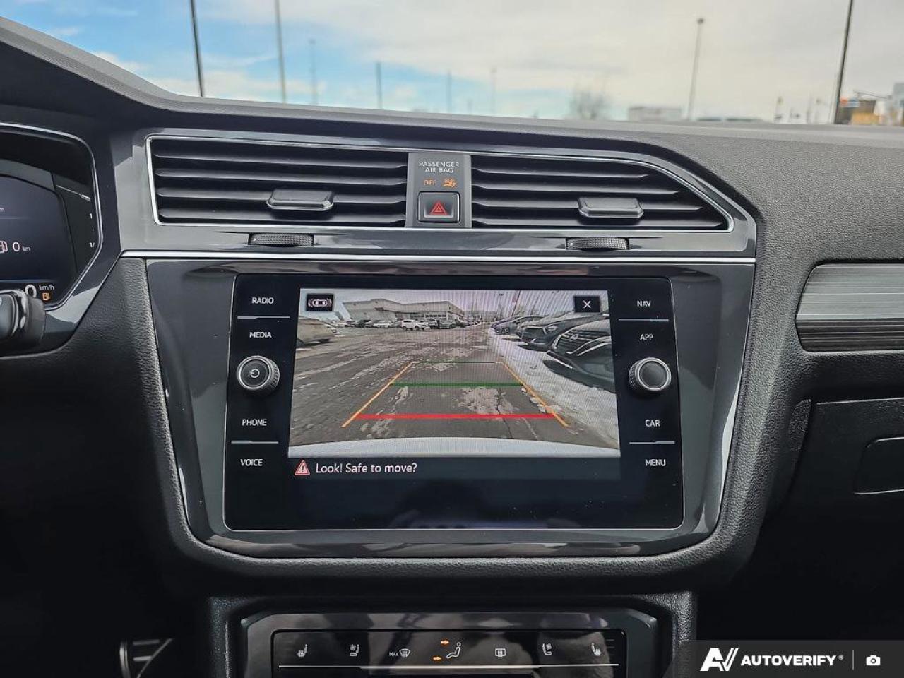 2023 Volkswagen Tiguan Highline R-Line | Apple Car Play | Heated Seats | 4MOTION All-Wheel Drive Photo