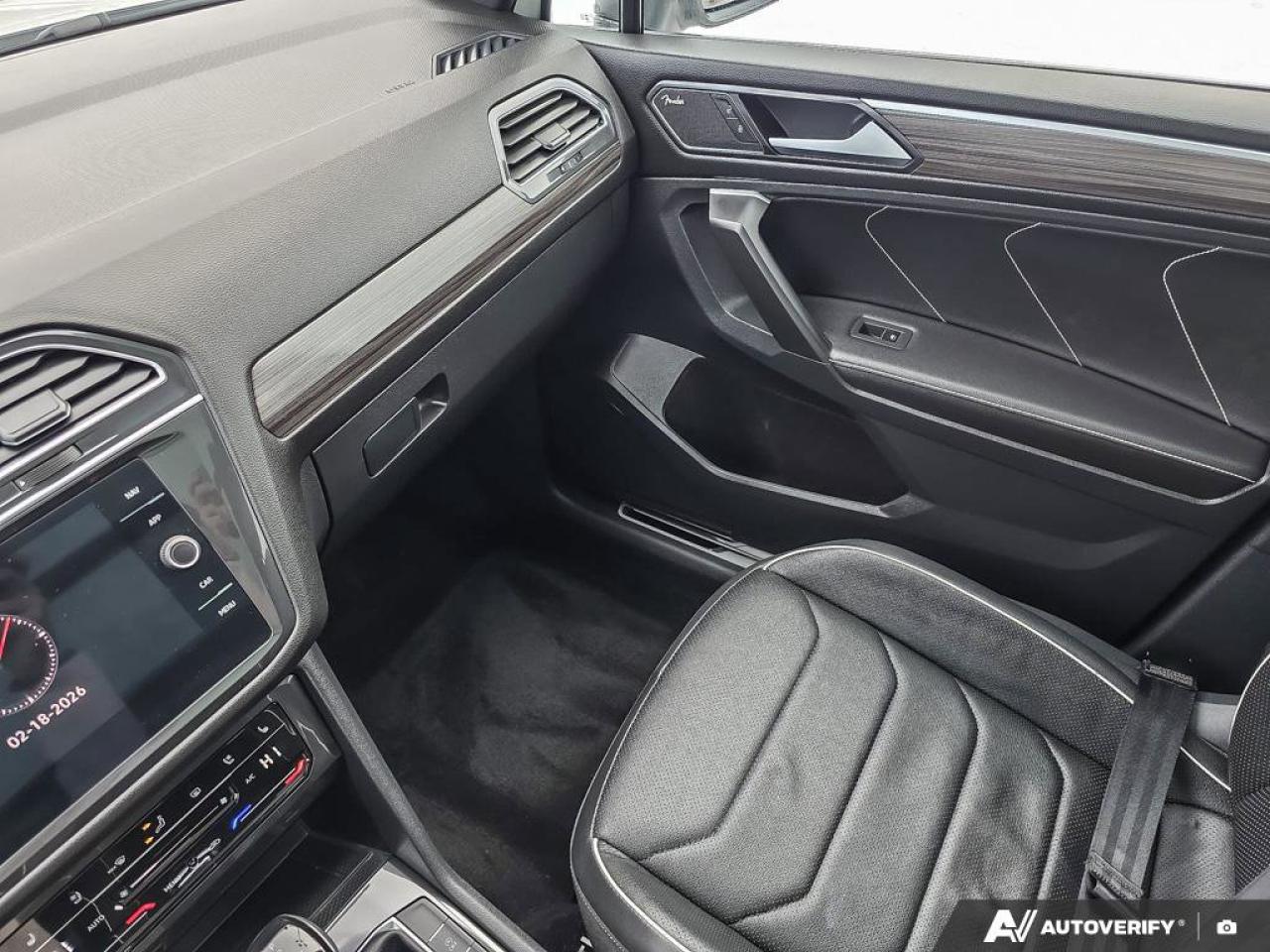 2023 Volkswagen Tiguan Highline R-Line | Apple Car Play | Heated Seats | 4MOTION All-Wheel Drive Photo