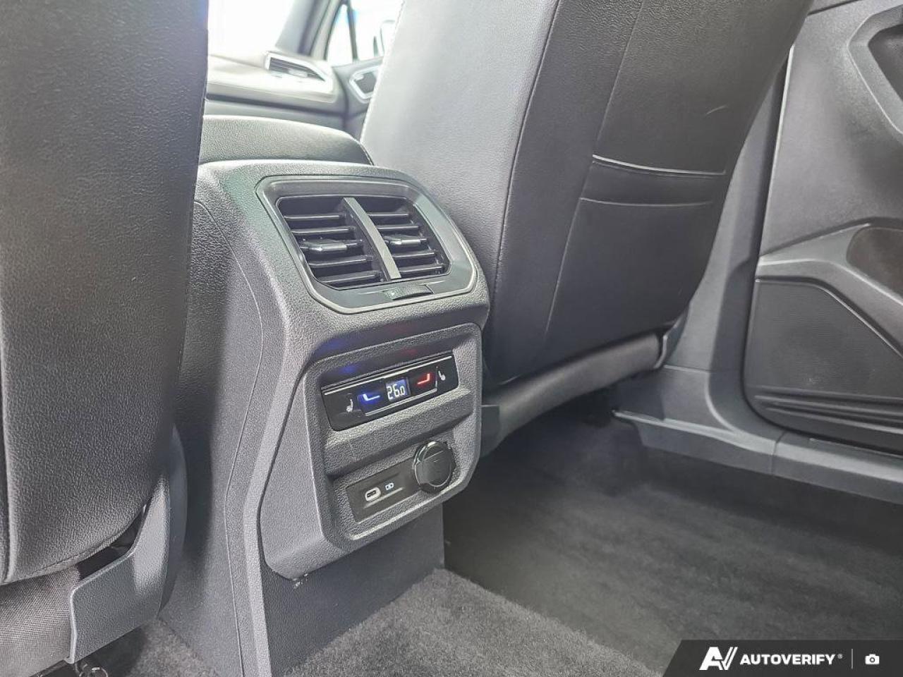 2023 Volkswagen Tiguan Highline R-Line | Apple Car Play | Heated Seats | 4MOTION All-Wheel Drive Photo