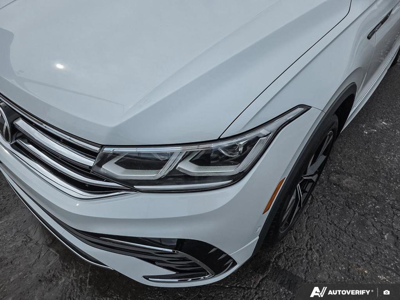 2023 Volkswagen Tiguan Highline R-Line | Apple Car Play | Heated Seats | 4MOTION All-Wheel Drive Photo