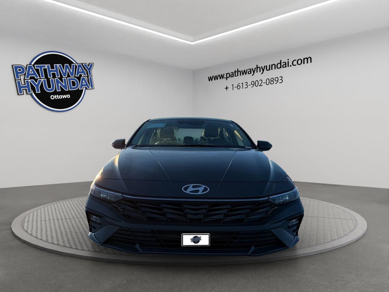 2025 Hyundai Elantra Luxury Photo