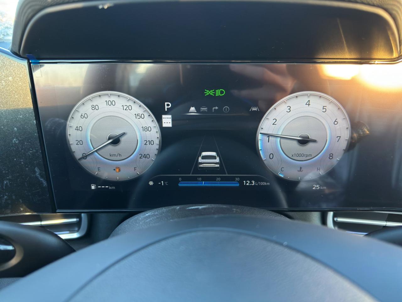 2025 Hyundai Elantra Luxury Photo