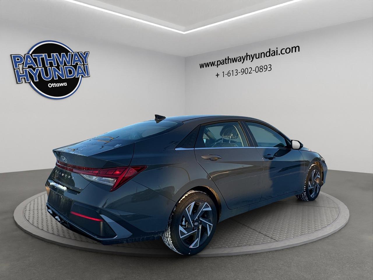 2025 Hyundai Elantra Luxury Photo