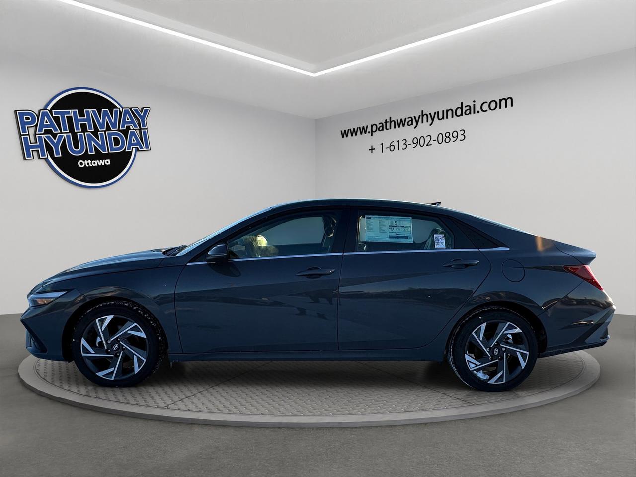 2025 Hyundai Elantra Luxury Photo
