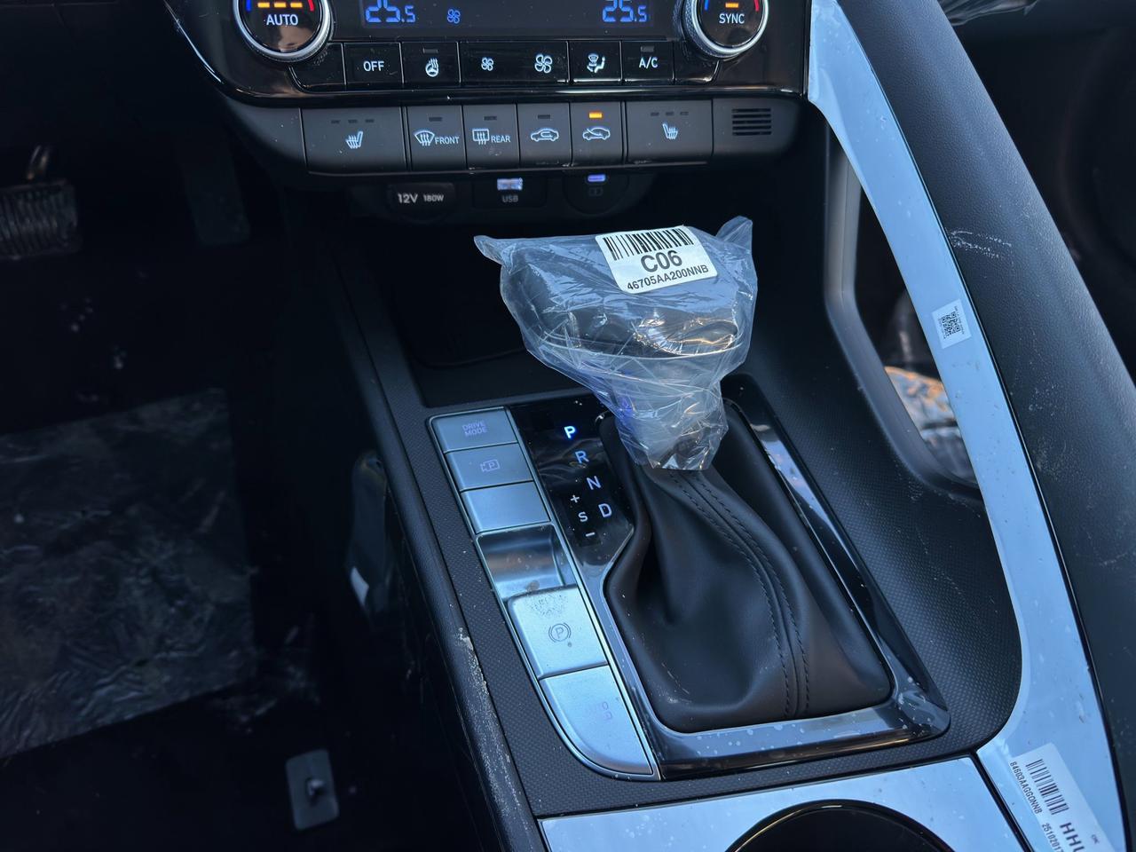 2025 Hyundai Elantra Luxury Photo