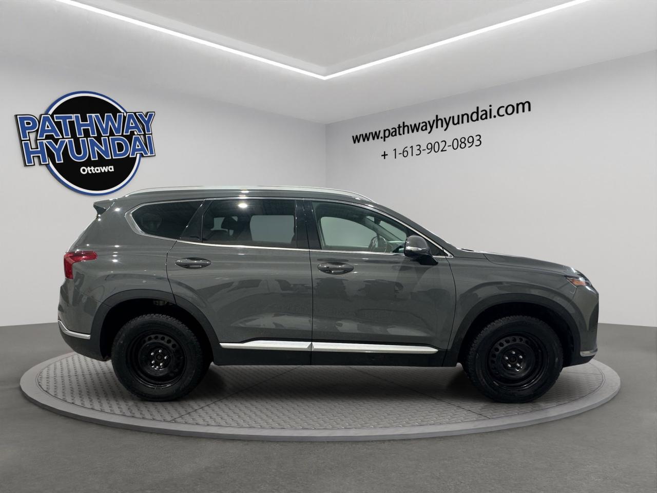 2022 Hyundai Santa Fe Preferred | Reverse Cam | Heated Seats Photo