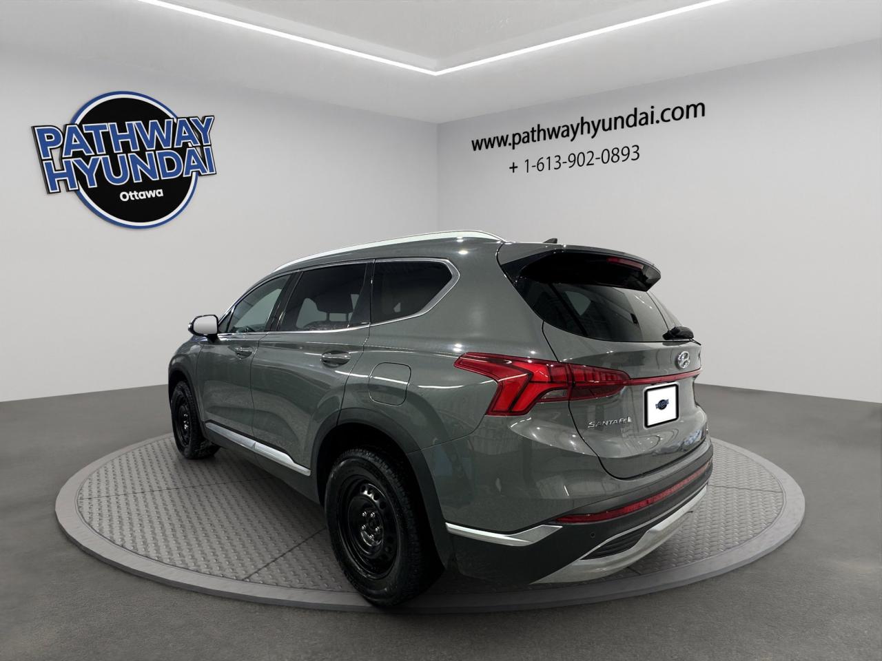 2022 Hyundai Santa Fe Preferred | Reverse Cam | Heated Seats Photo