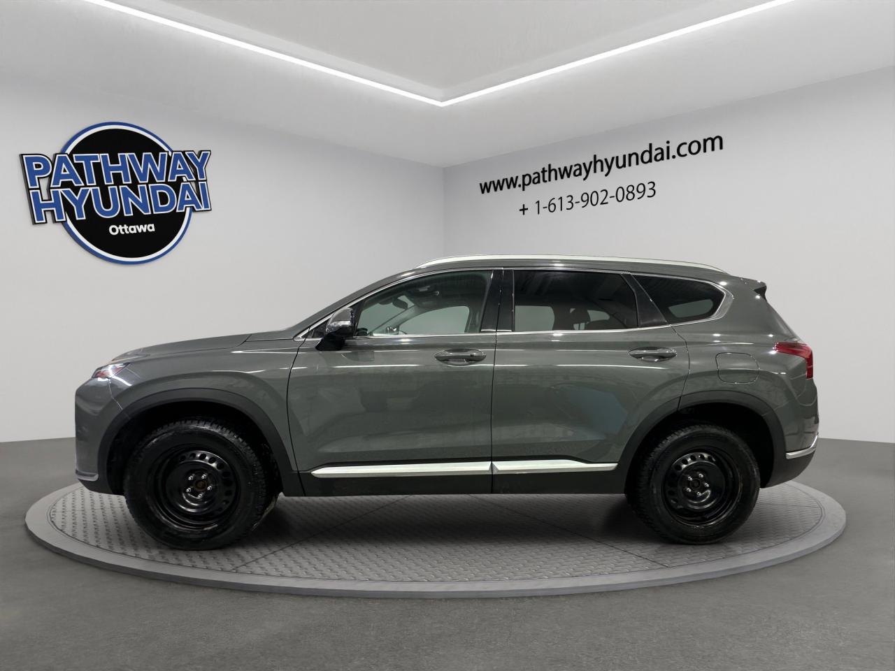 2022 Hyundai Santa Fe Preferred | Reverse Cam | Heated Seats Photo