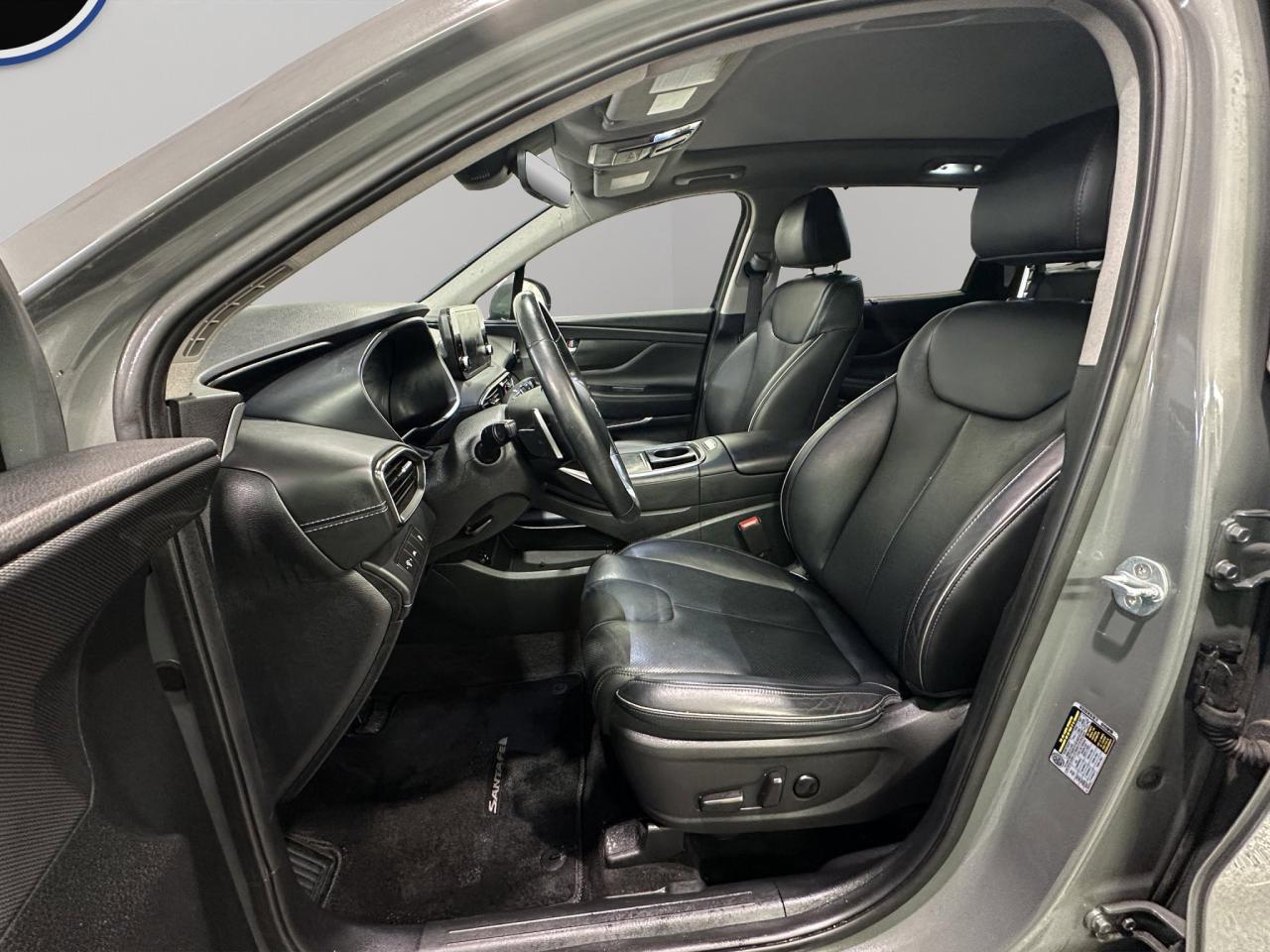 2022 Hyundai Santa Fe Preferred | Reverse Cam | Heated Seats Photo