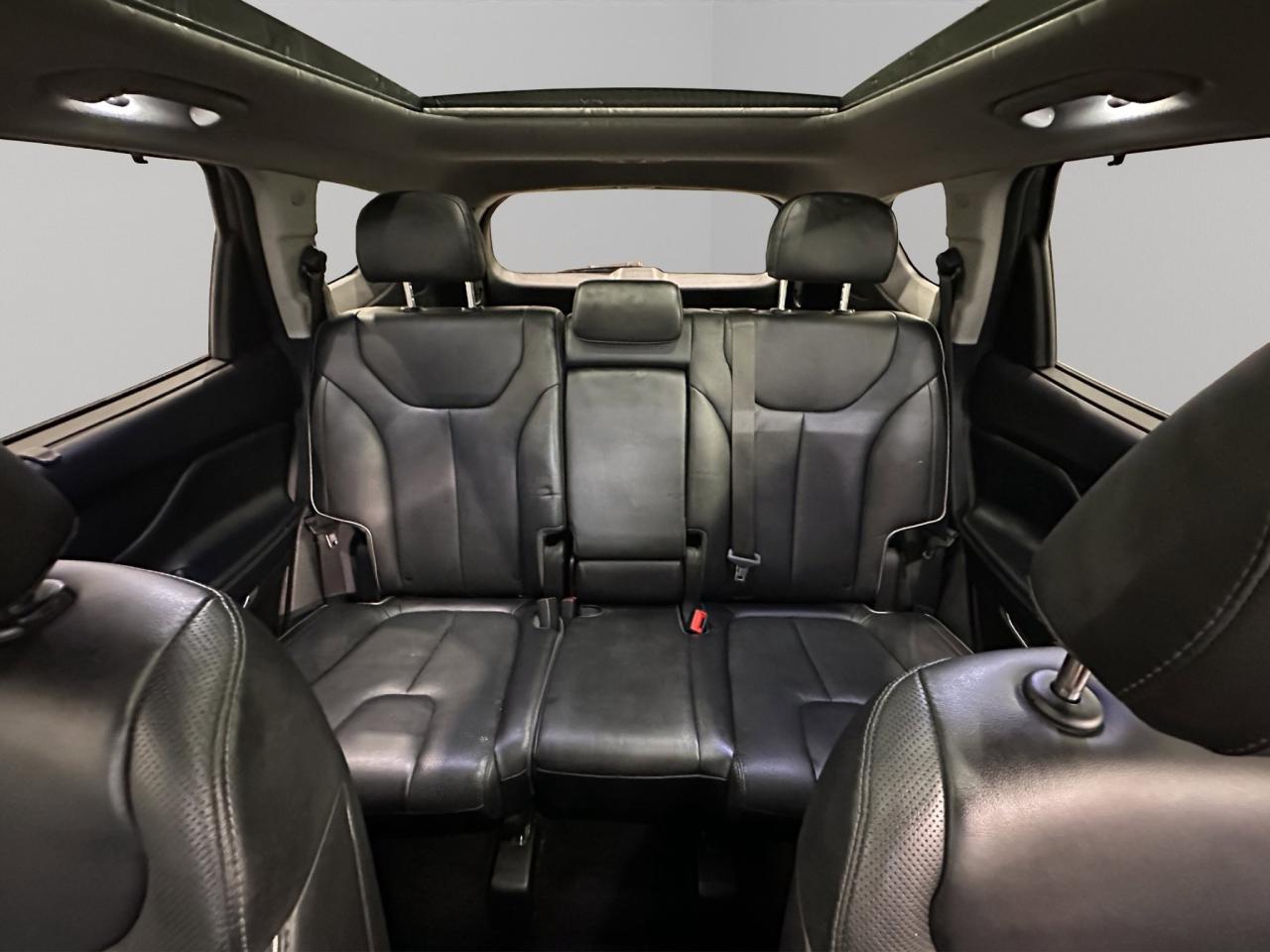 2022 Hyundai Santa Fe Preferred | Reverse Cam | Heated Seats Photo