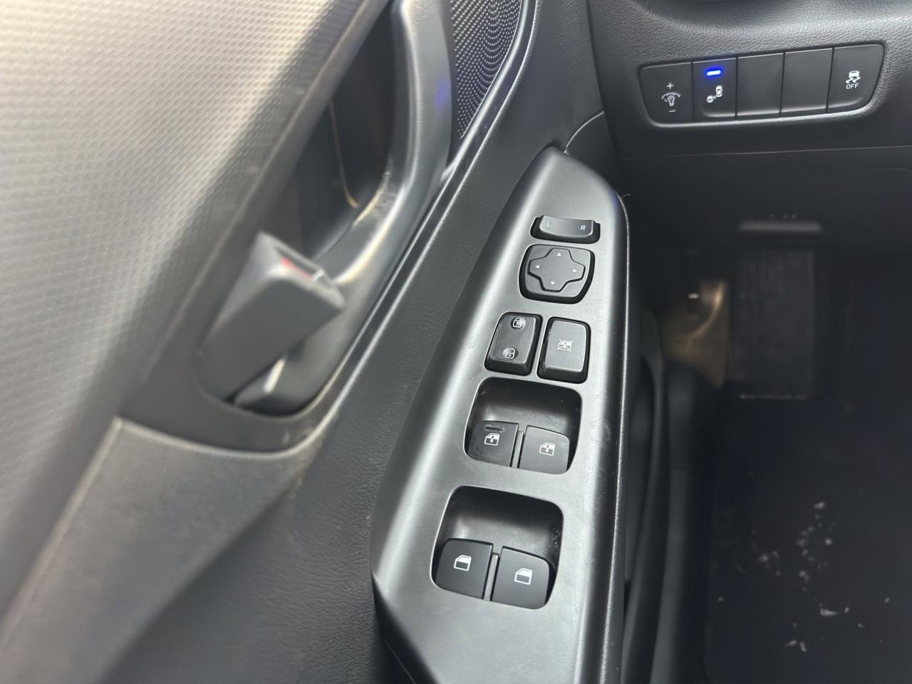 2021 Hyundai KONA Preferred | Reverse Cam | Heated Seats Photo