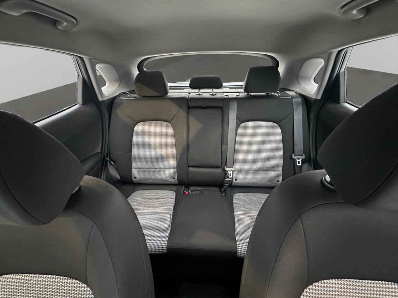 2021 Hyundai KONA Preferred | Reverse Cam | Heated Seats Photo