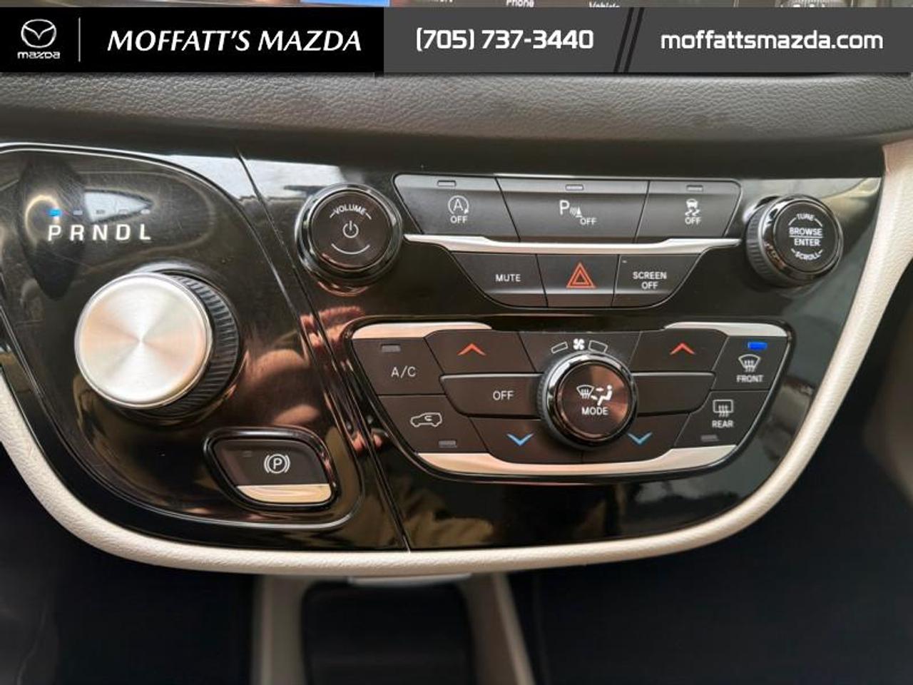 2022 Chrysler Grand Caravan SXT Photo