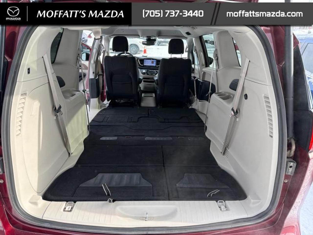 2022 Chrysler Grand Caravan SXT Photo