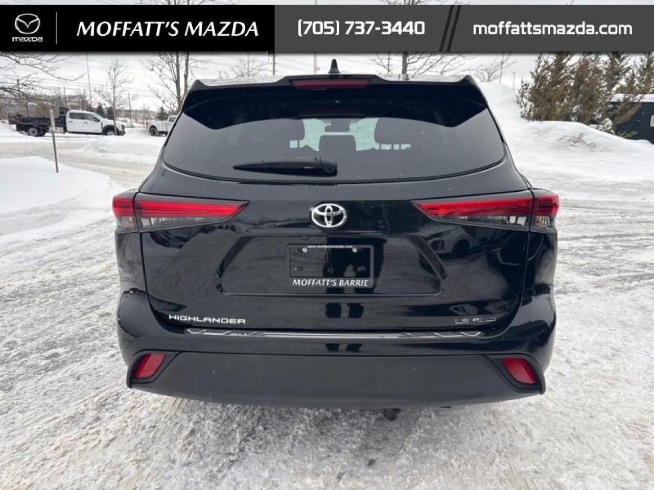 2022 Toyota Highlander LE Photo3