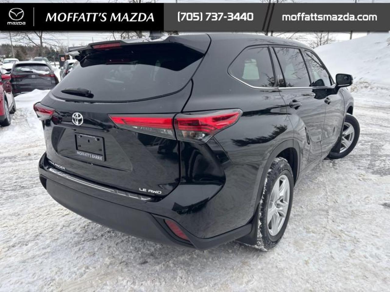 2022 Toyota Highlander LE Photo4