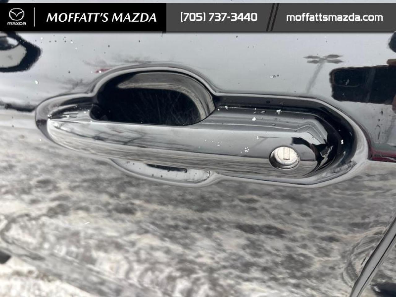 2022 Toyota Highlander LE Photo