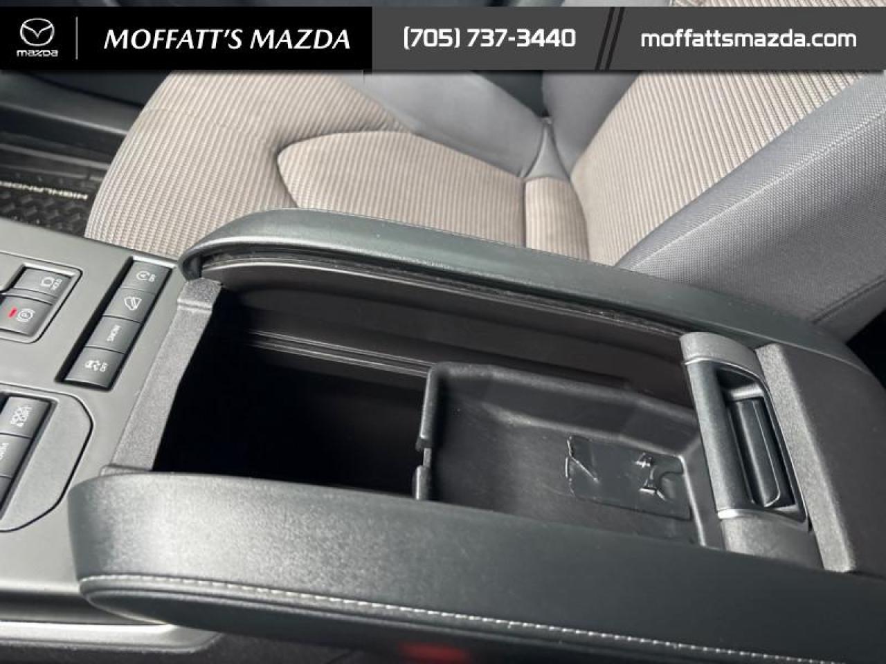 2022 Toyota Highlander LE Photo