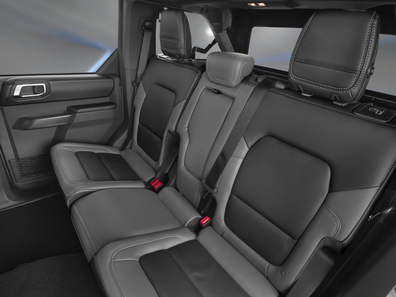 2026 Ford Bronco Outer Banks Photo