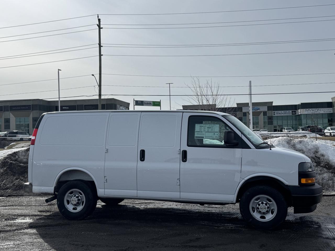 2025 Chevrolet Express Cargo Van  Photo