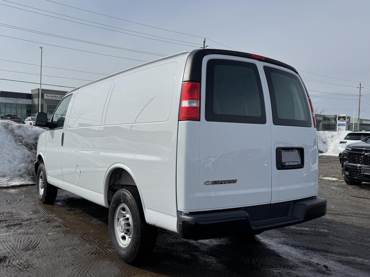2025 Chevrolet Express Cargo Van  Photo
