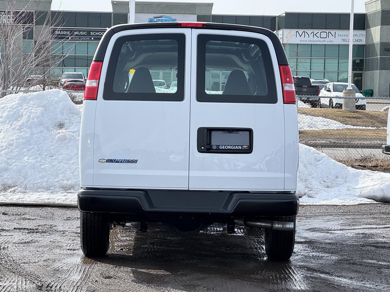 2025 Chevrolet Express Cargo Van  Photo