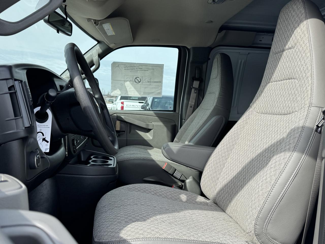 2025 Chevrolet Express Cargo Van  Photo