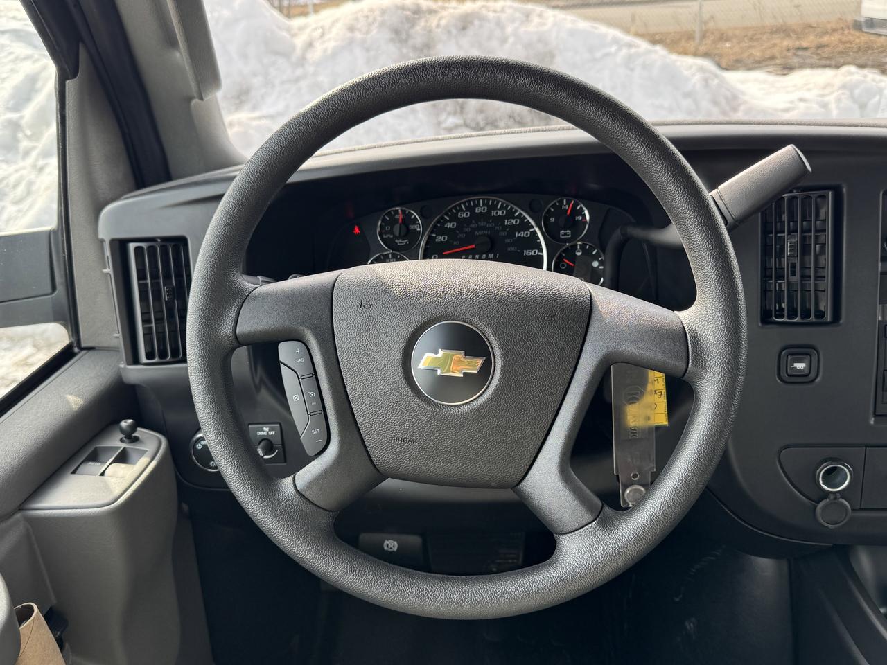 2025 Chevrolet Express Cargo Van  Photo