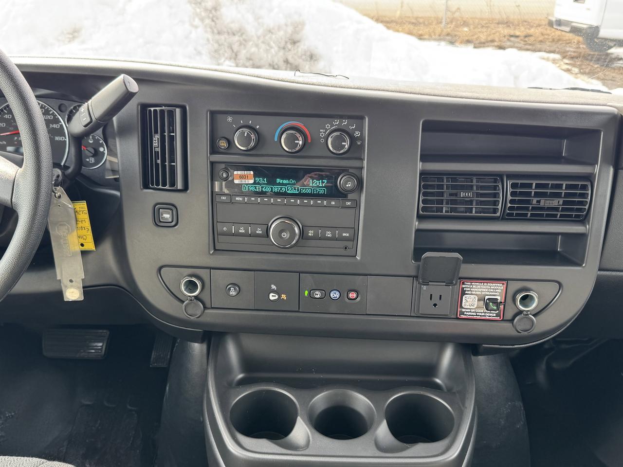 2025 Chevrolet Express Cargo Van  Photo