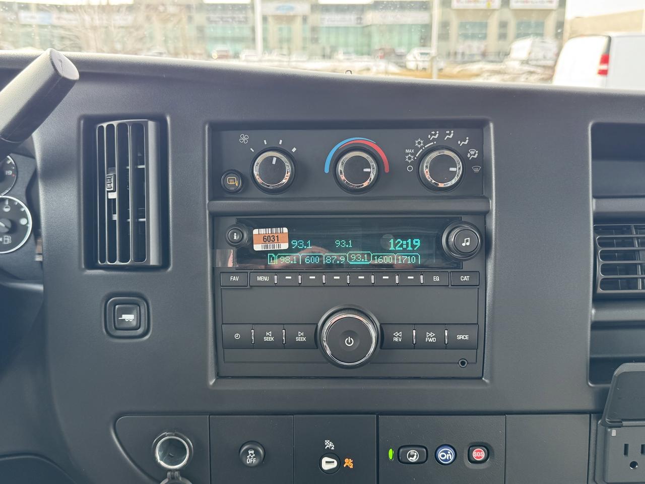 2025 Chevrolet Express Cargo Van  Photo