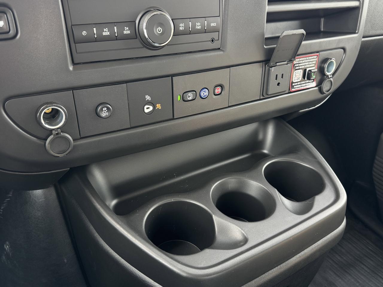 2025 Chevrolet Express Cargo Van  Photo