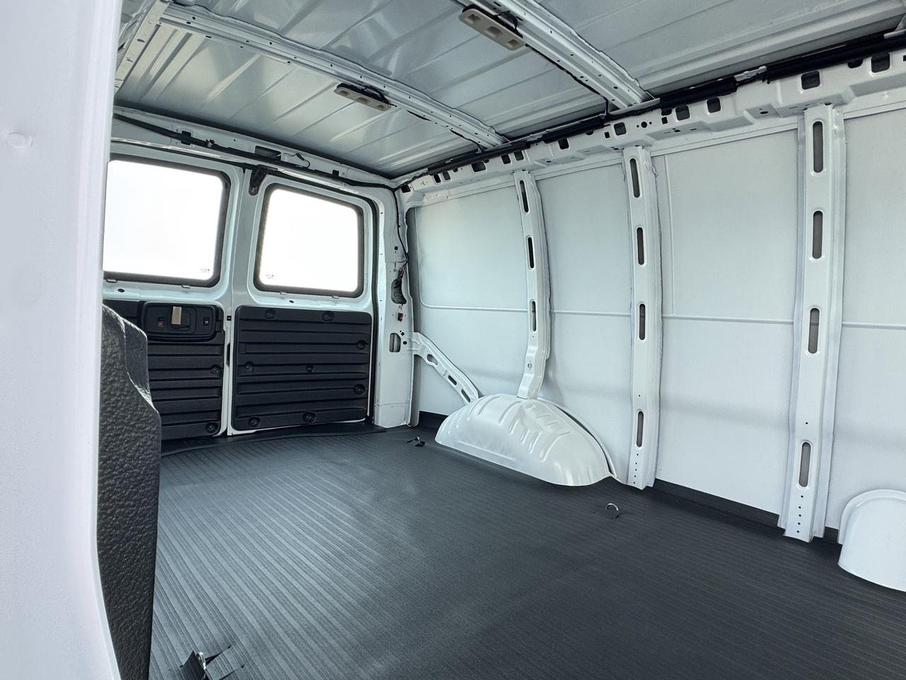 2025 Chevrolet Express Cargo Van  Photo