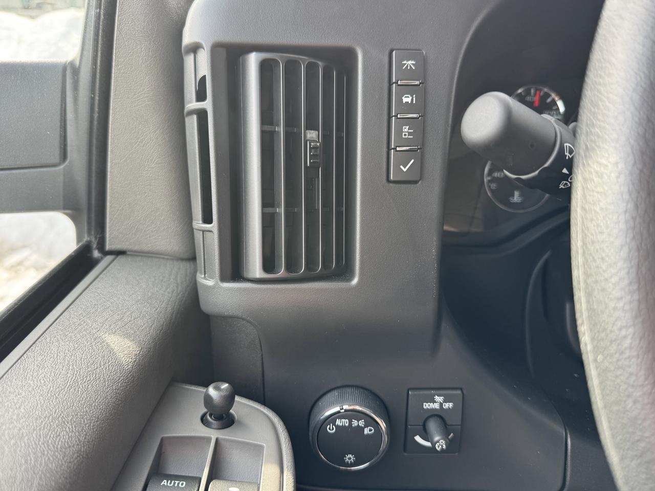 2025 Chevrolet Express Cargo Van  Photo