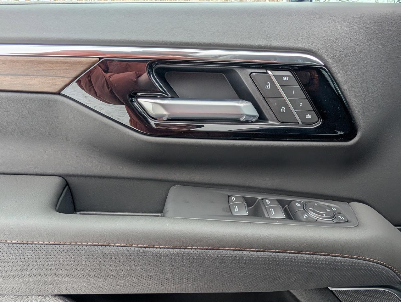 2026 Chevrolet Suburban High Country Photo