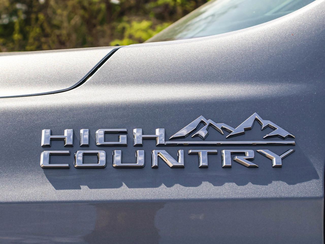 2026 Chevrolet Suburban High Country Photo