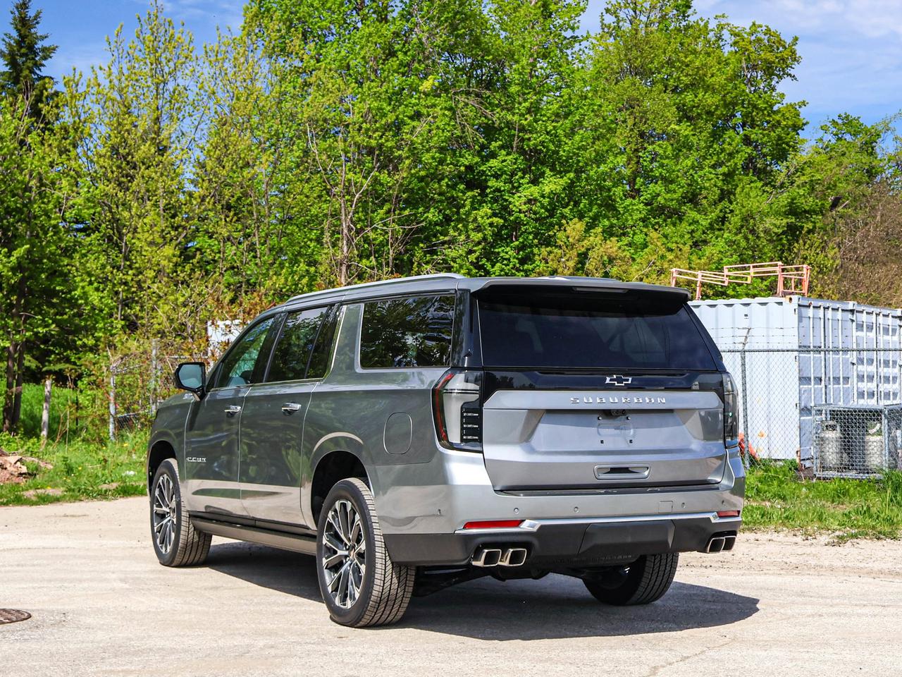 2026 Chevrolet Suburban High Country Photo