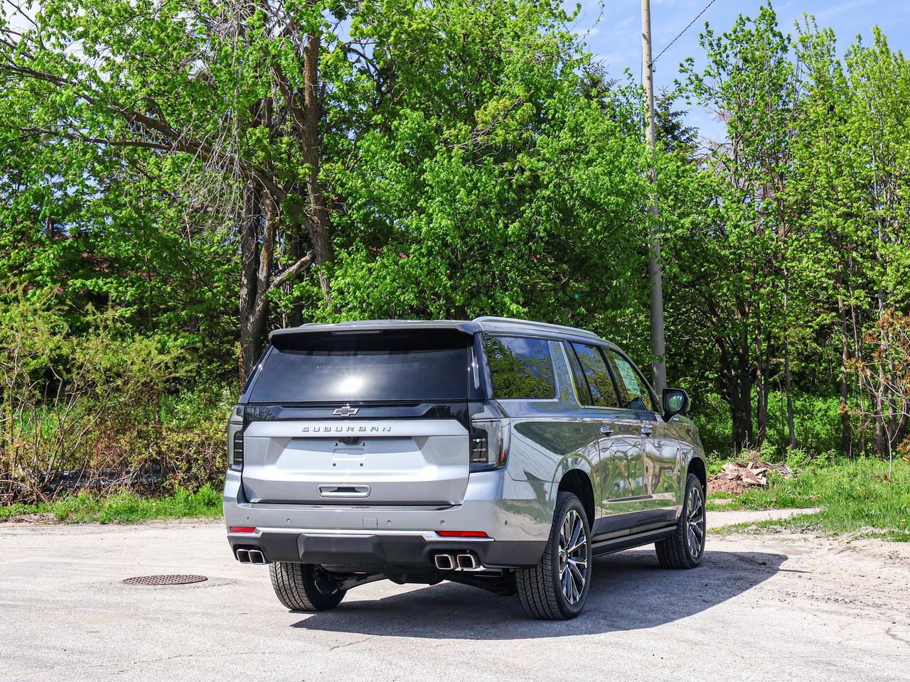 2026 Chevrolet Suburban High Country Photo