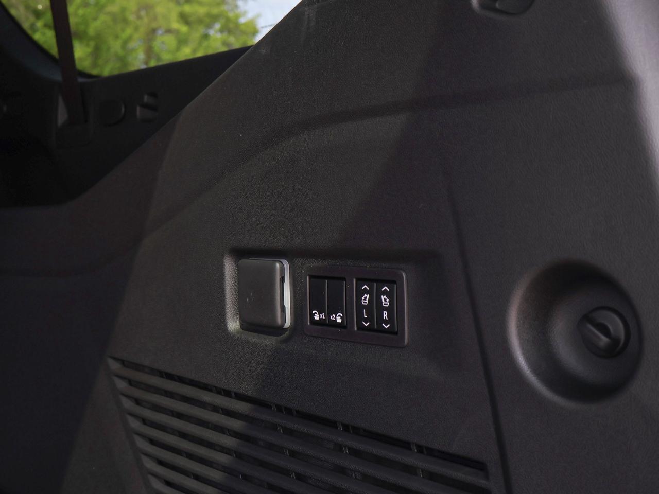 2026 Chevrolet Suburban High Country Photo
