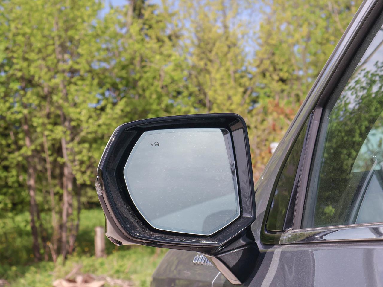 2026 Chevrolet Suburban High Country Photo