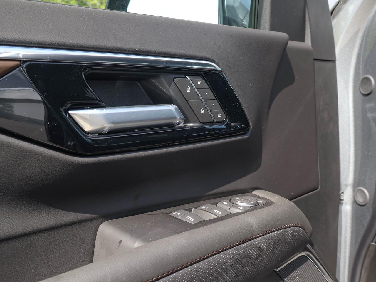 2026 Chevrolet Suburban High Country Photo