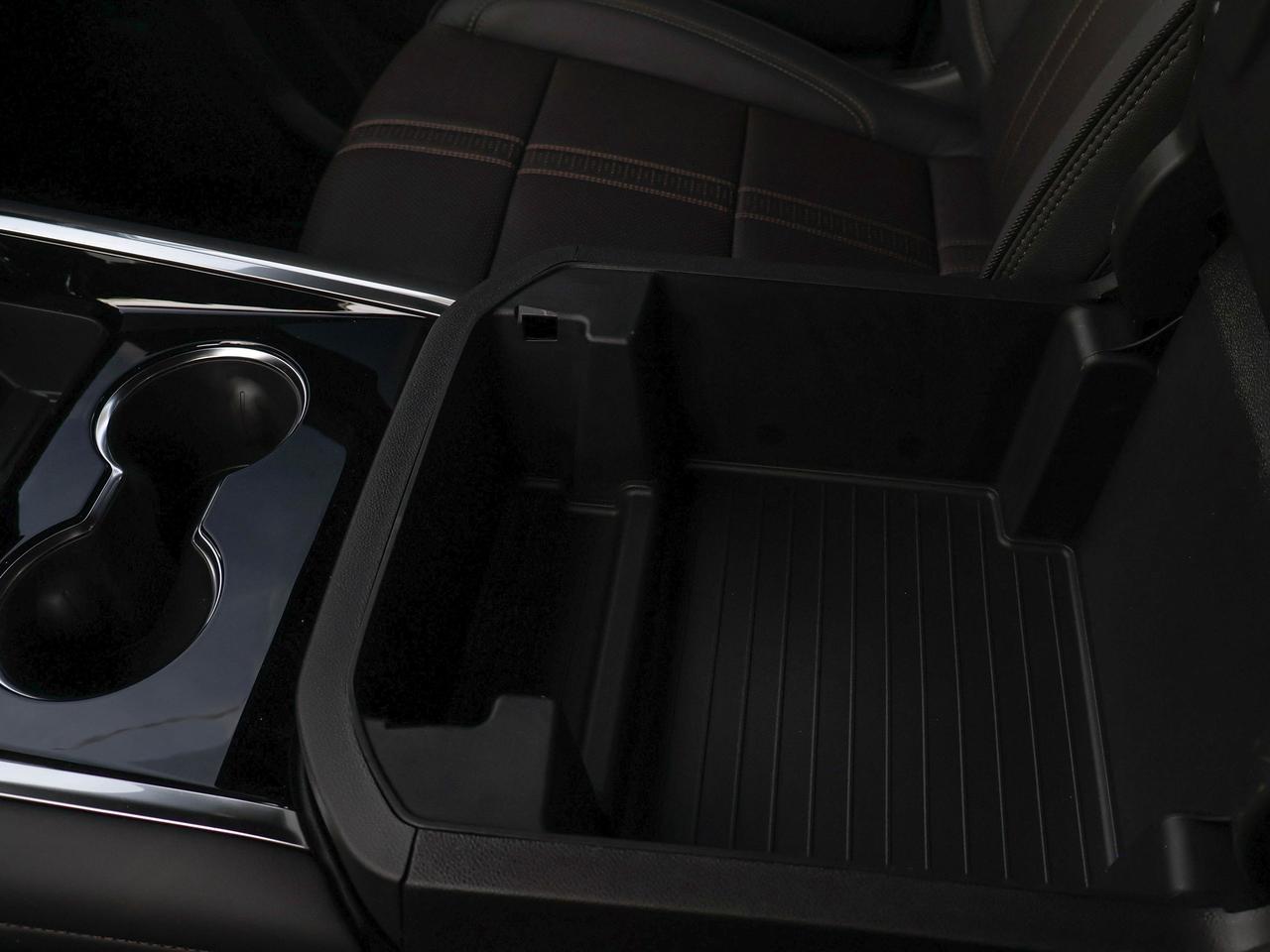 2026 Chevrolet Suburban High Country Photo