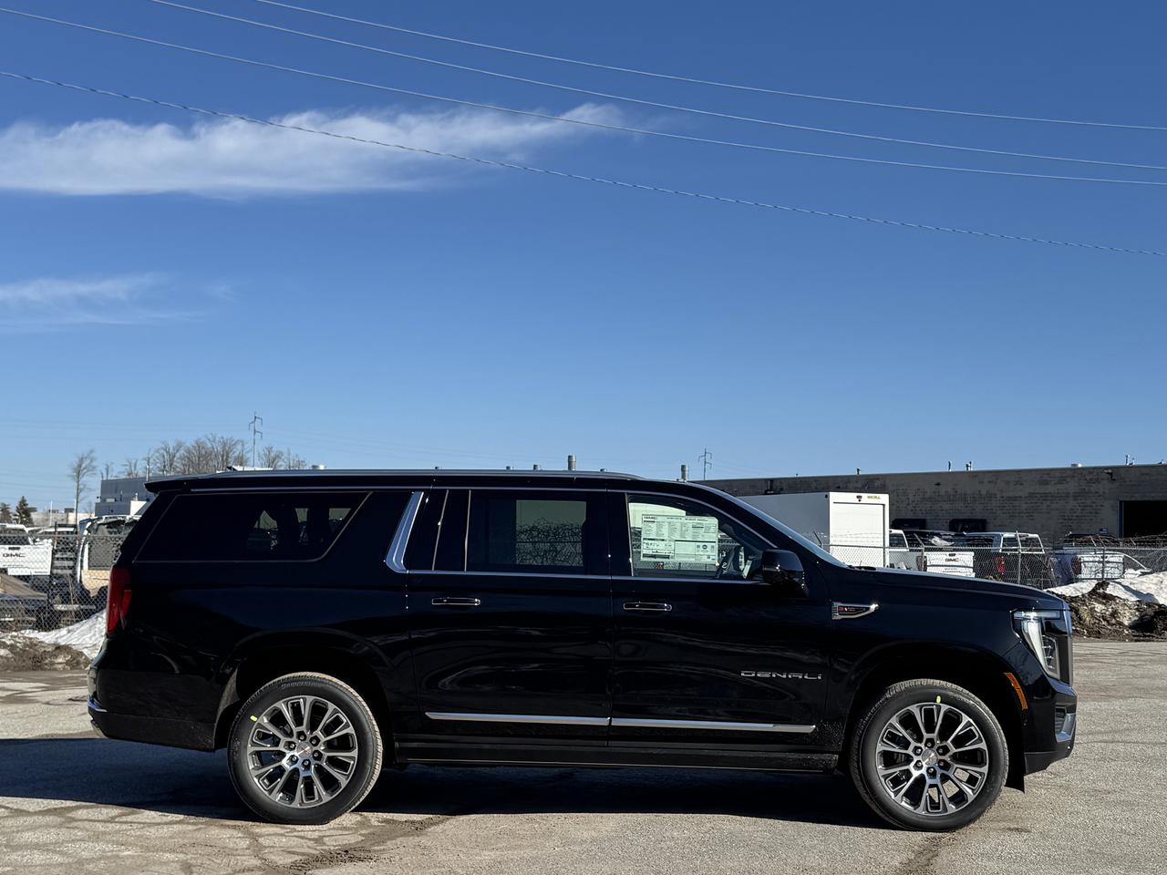 2026 GMC Yukon XL Denali Photo4