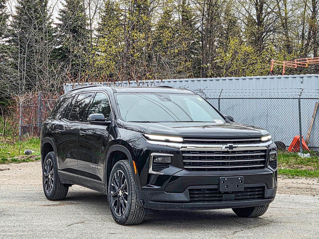 2026 Chevrolet Traverse LT Photo2