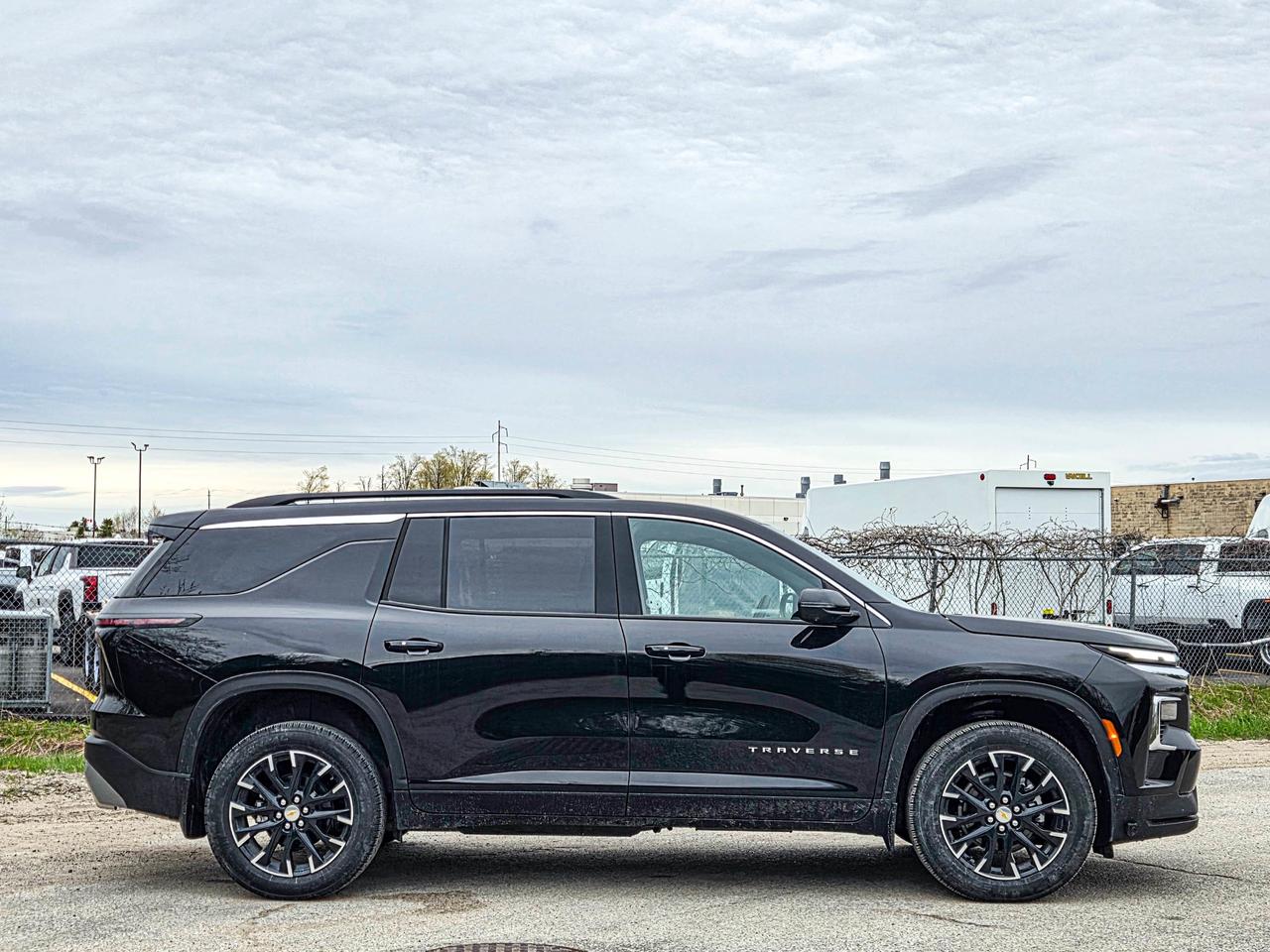 2026 Chevrolet Traverse LT Photo3