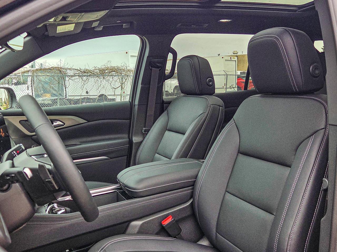 2026 Chevrolet Traverse LT Photo