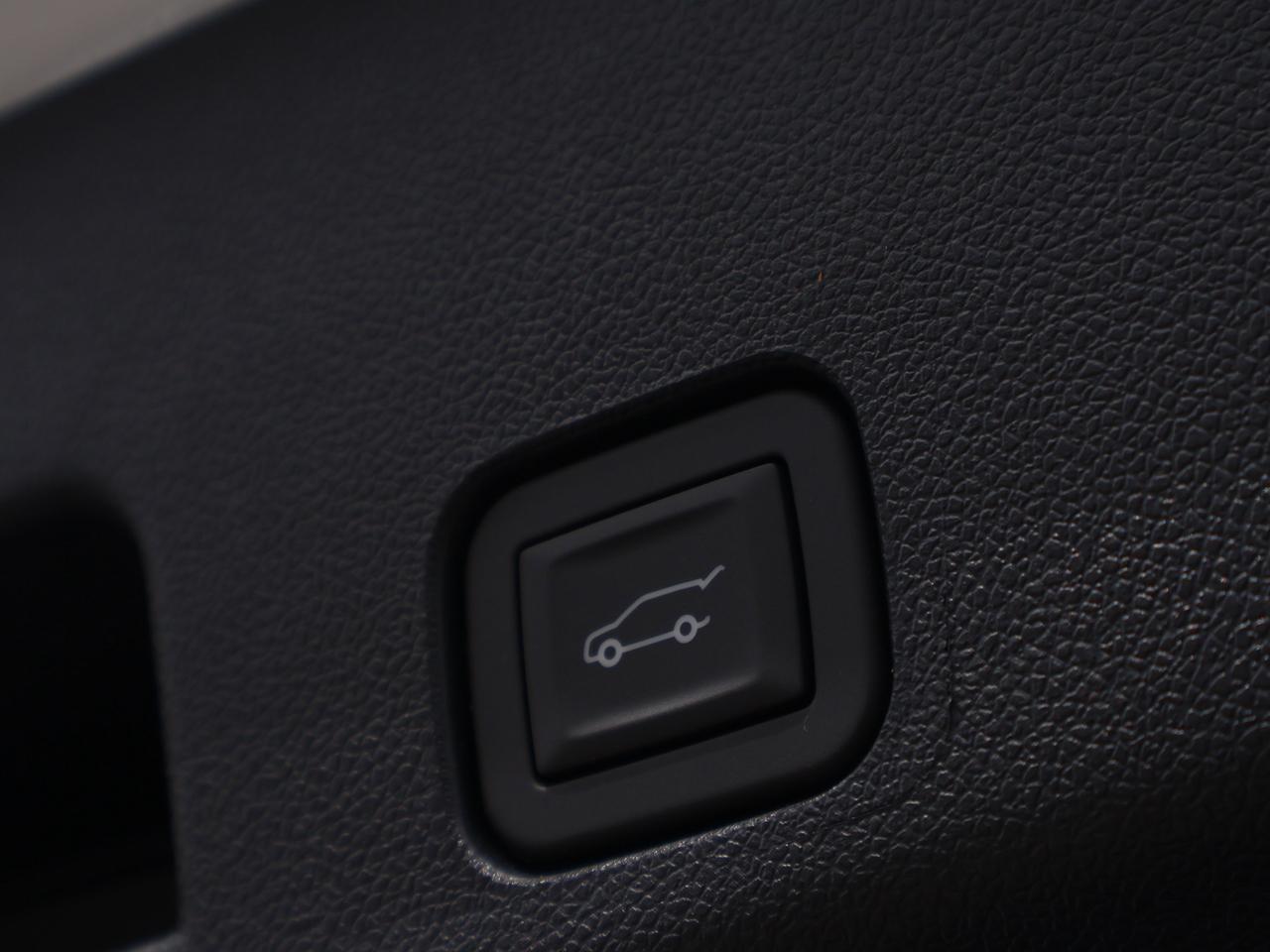 2026 Chevrolet Traverse LT Photo