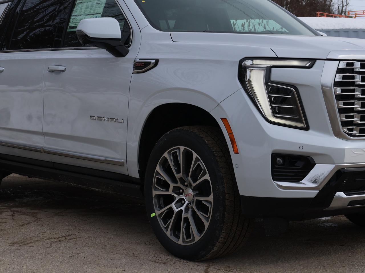 2026 GMC Yukon XL Denali Photo3