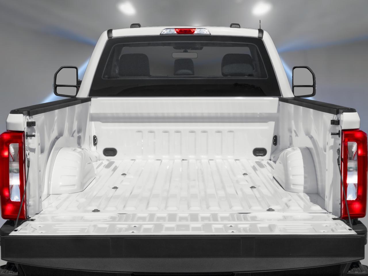 2026 Ford F-350 Super Duty SRW XLT Photo