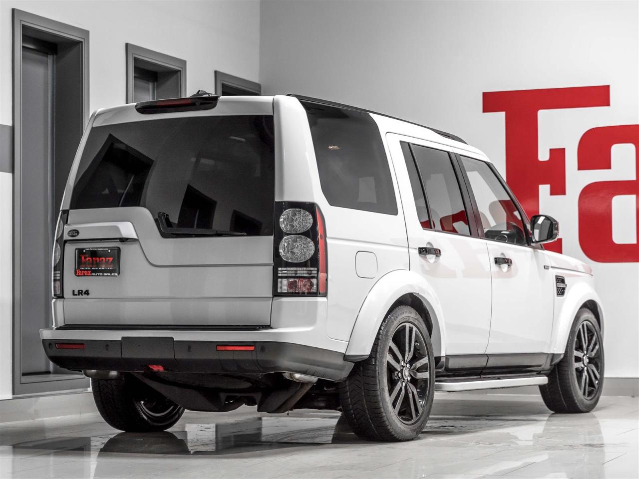 2016 Land Rover LR4 HSE|BLACK PACK|BLINDSPOT|360CAM|7PASS|EXTENSIVE SERVICE HISTORY Photo